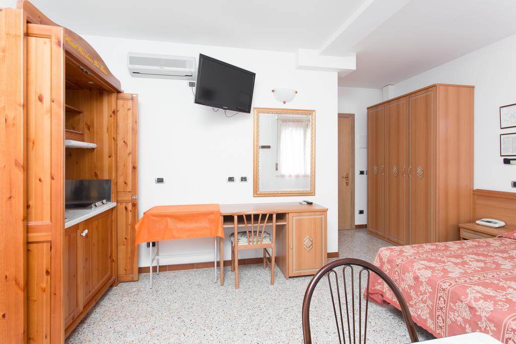 Hotel Residence Des Bains Cesenatico Exteriör bild